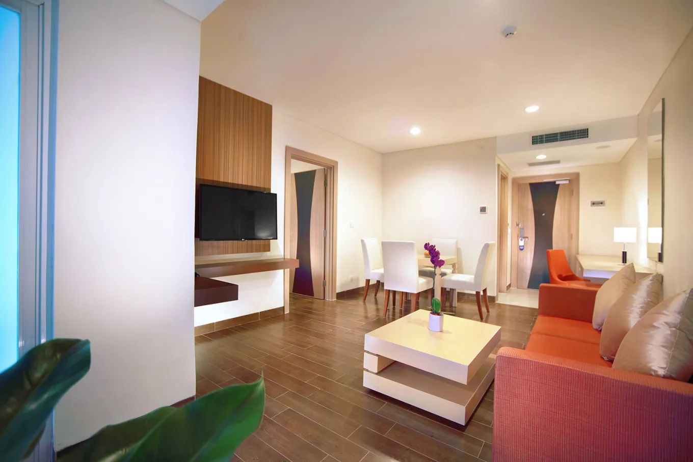 Amenities Governor Suite